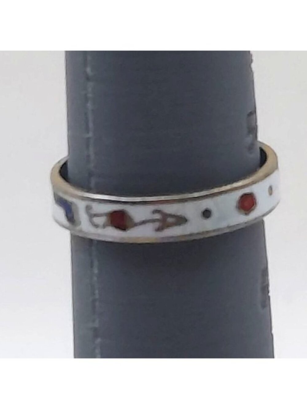 Vintage Cloisonné White Enamel Geometric Design Brass Band Ring Size 6 - Picture 6 of 8